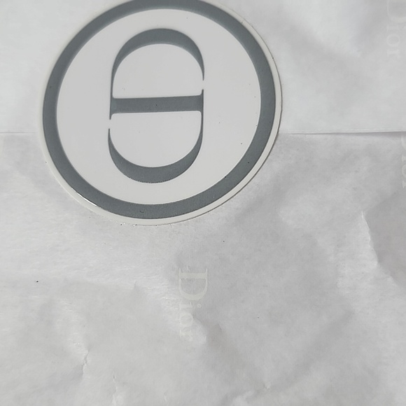 New! Mother's Day Limited Edition Dior Box - Picture 6 of 12